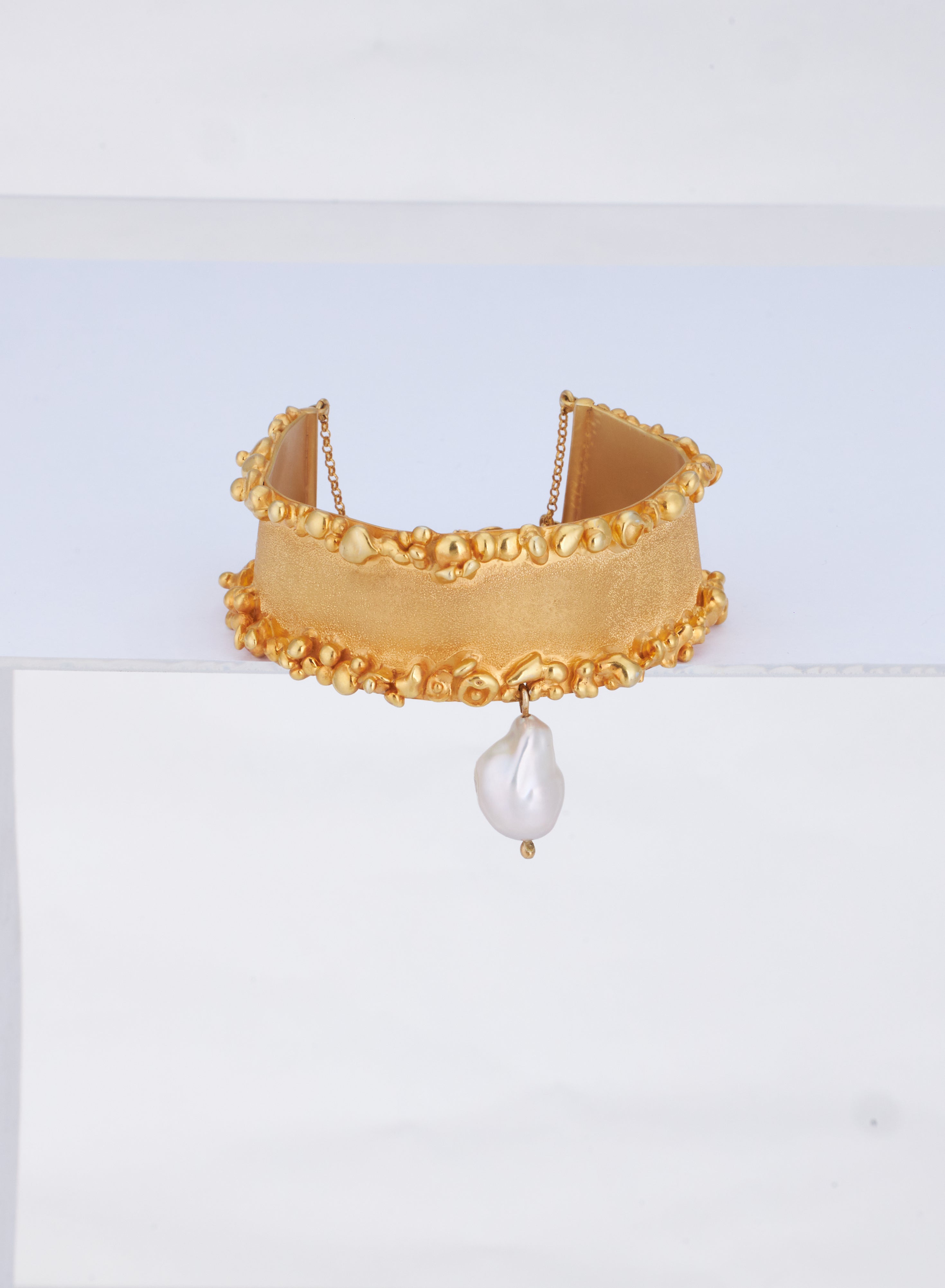 White Pearl Choker